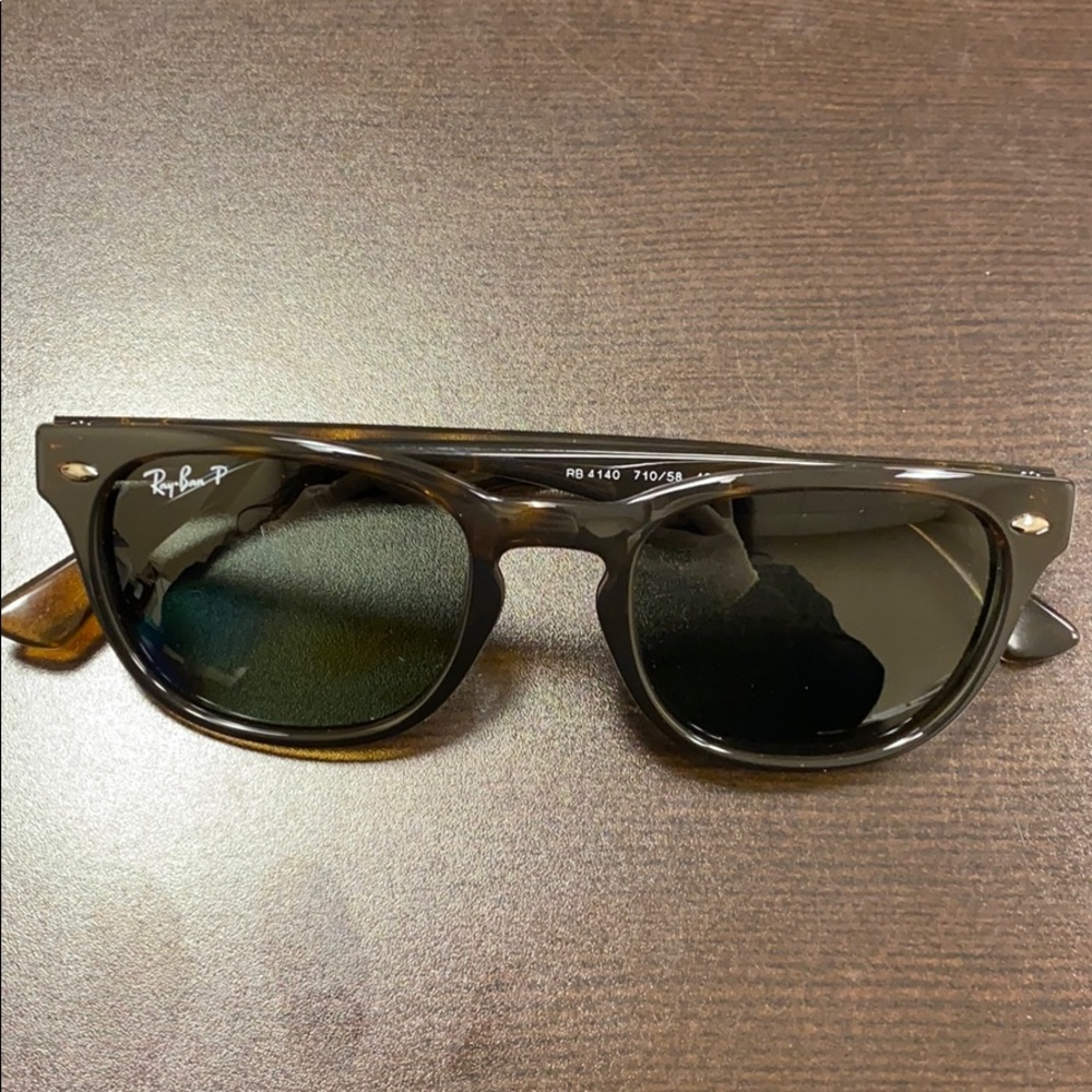 Raybans polarized sunglasses